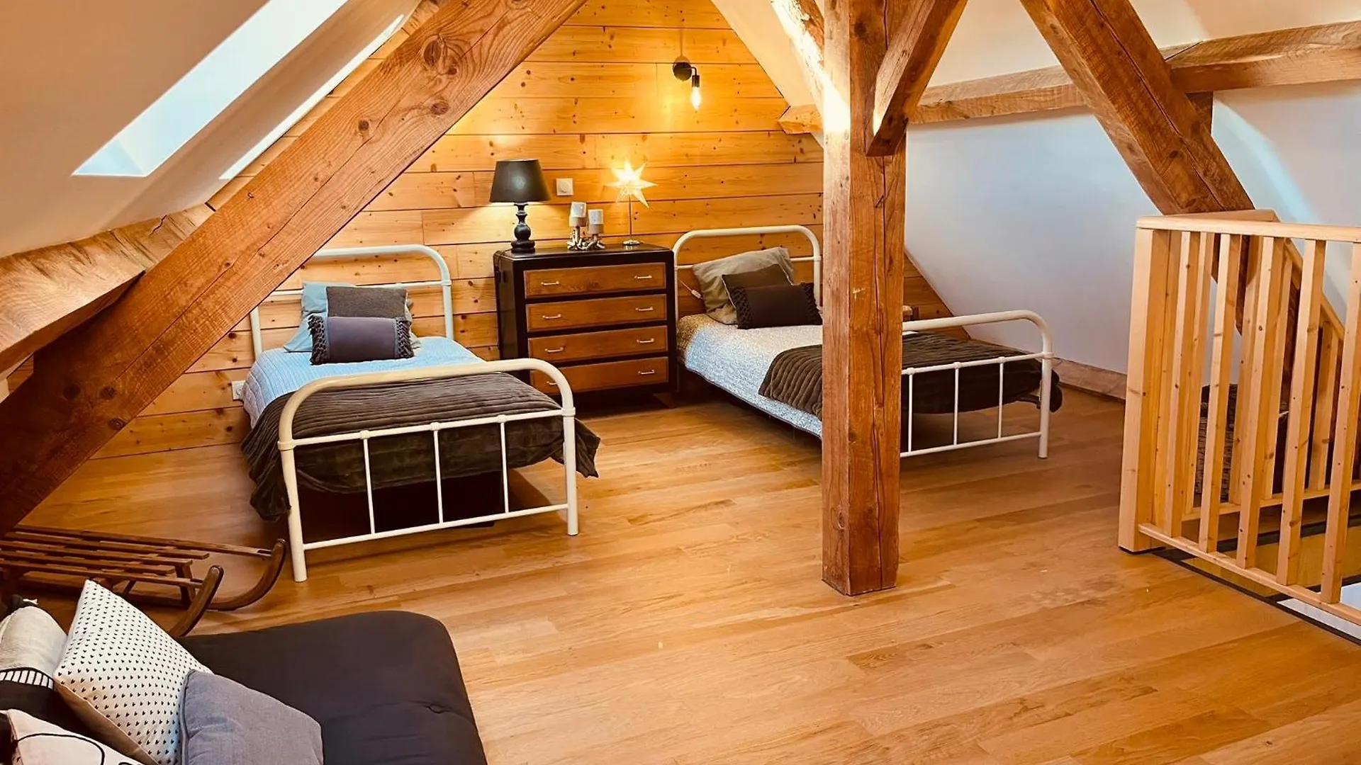 Holiday home Maison Authentique Au Coeur Des Montagnes, 8Pers Thiezac