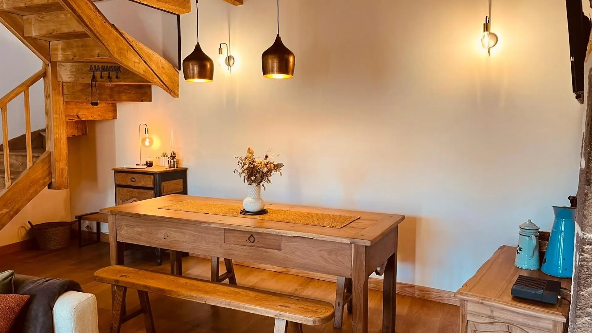 Holiday home Maison Authentique Au Coeur Des Montagnes, 8Pers Thiezac