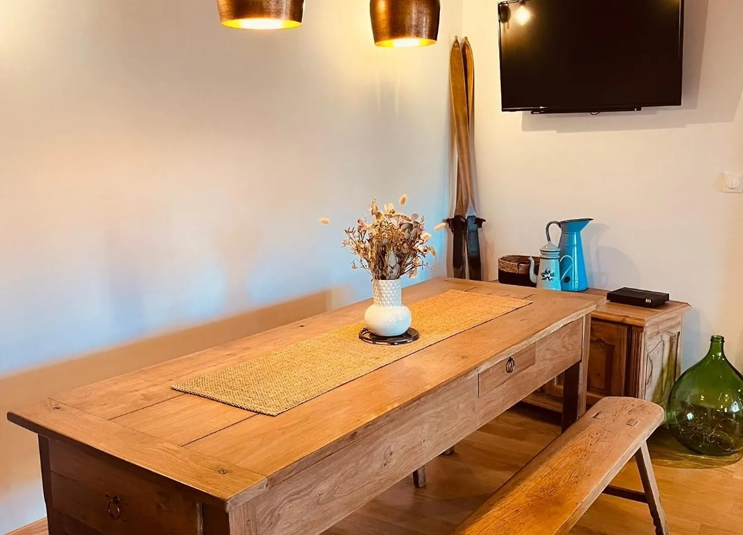 Holiday home Maison Authentique Au Coeur Des Montagnes, 8Pers Thiezac France