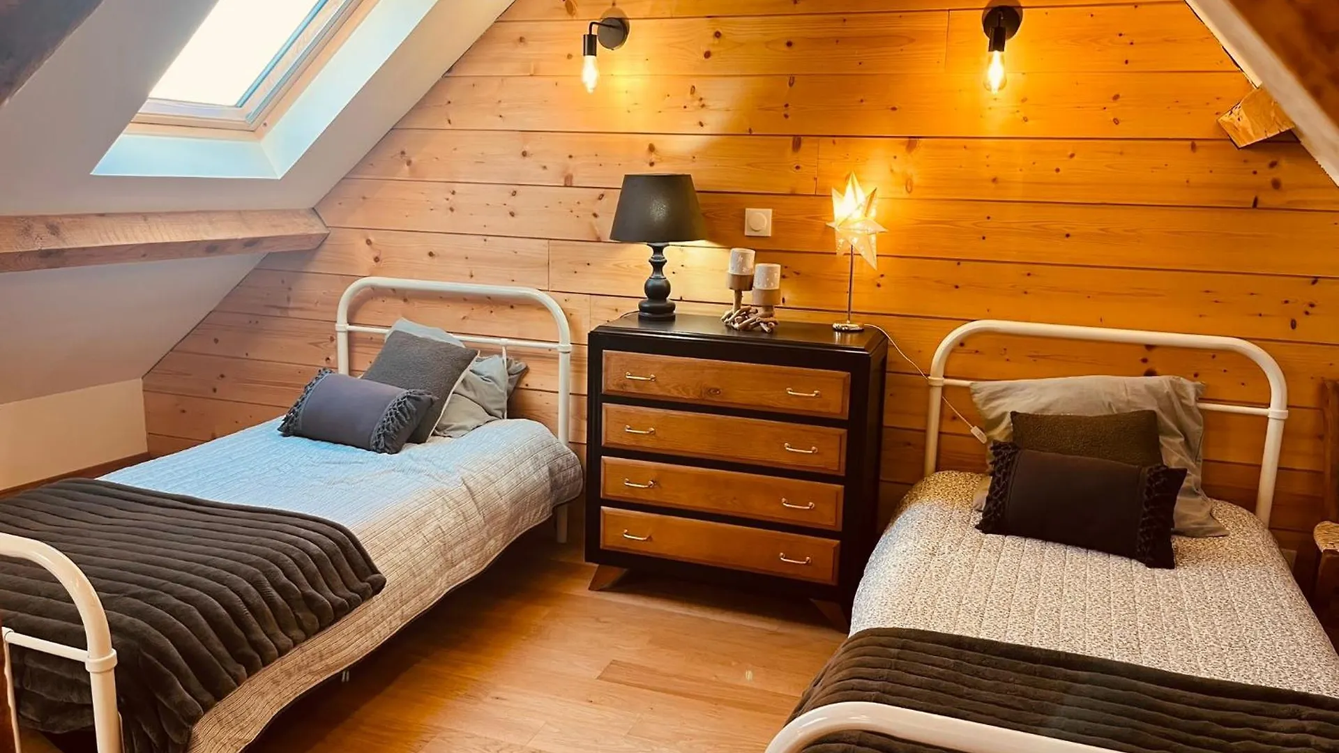 Holiday home Maison Authentique Au Coeur Des Montagnes, 8Pers Thiezac France
