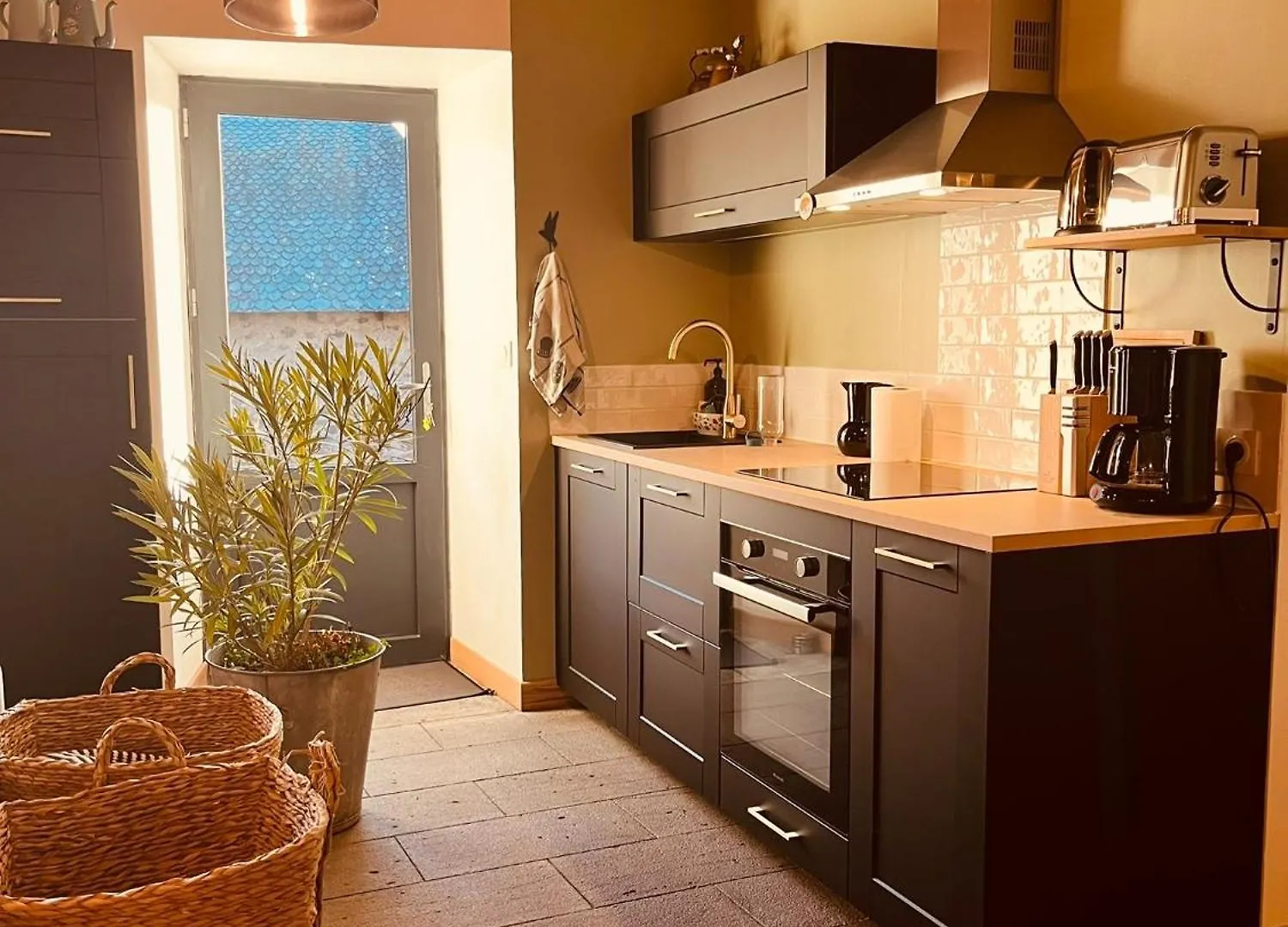 Holiday home Maison Authentique Au Coeur Des Montagnes, 8Pers Thiezac